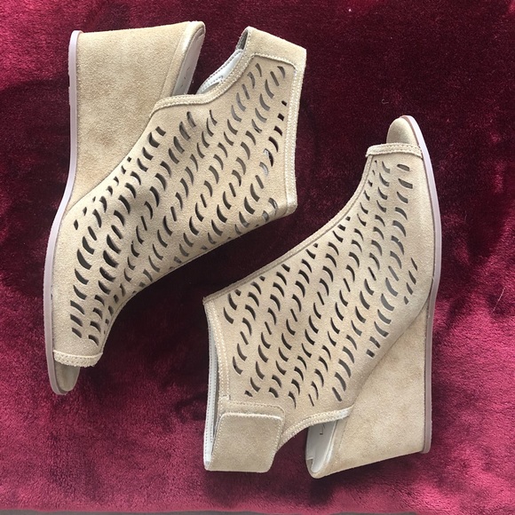 Via Spiga | delsey suede peep toe wedge NWOT - Picture 6 of 7